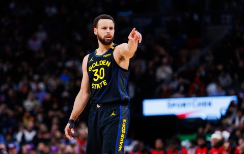 J9九游会网址 - 库里回归赛场，势不可挡首场状态亮眼，巴塞罗那观众沸腾！