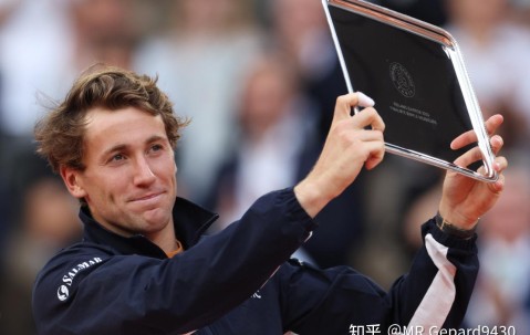 j9九游会官方 -德约科维奇新星挺进下一轮表现惊艳，美国队未来可期！的简单介绍